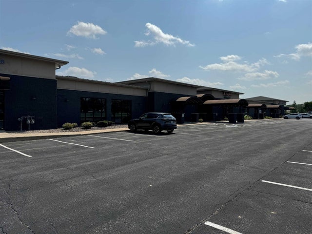 1600 N Casaloma Drive 1648,1660,1680, APPLETON