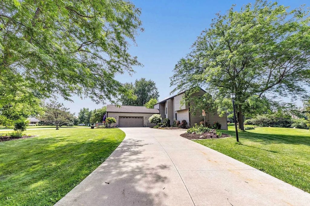 3072 Ridgeway Drive, NEENAH