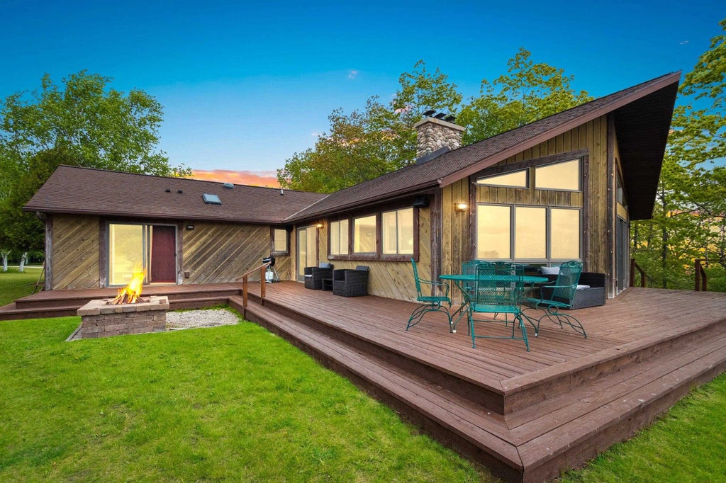 1000 County Road U, STURGEON BAY