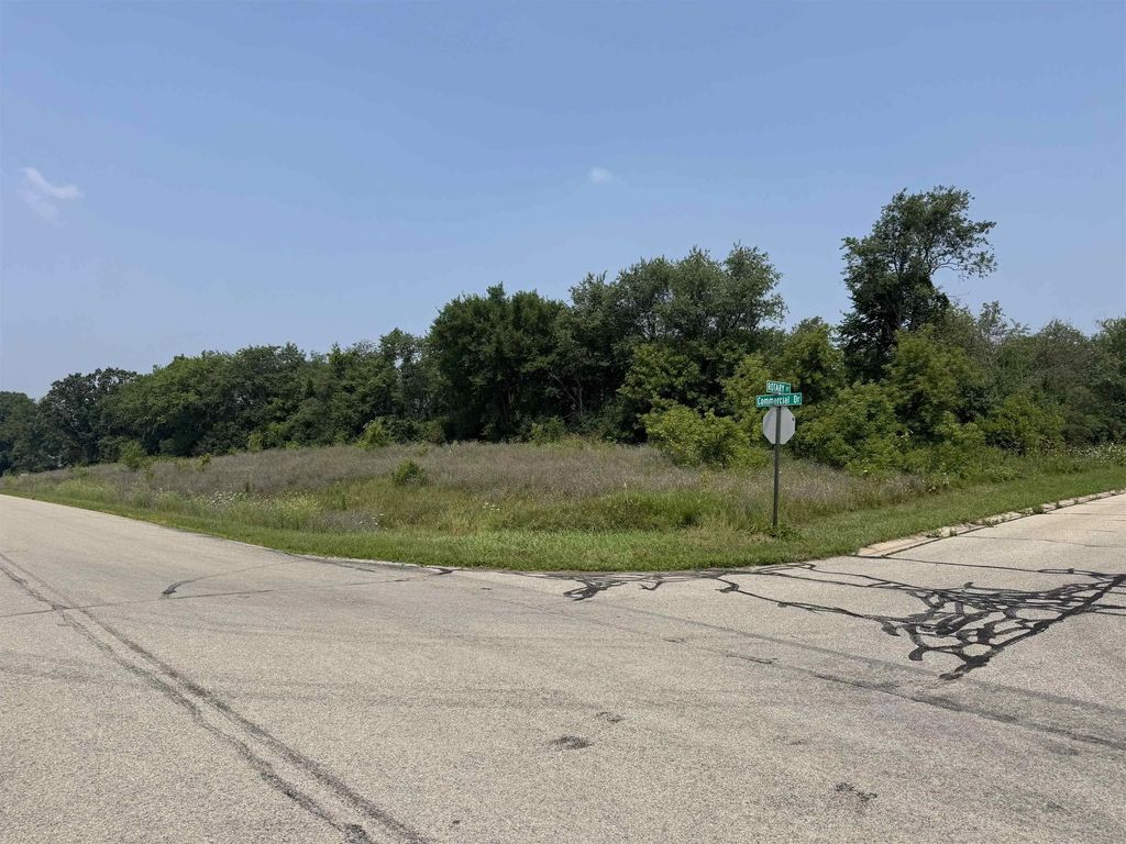 Commercial Drive 1, WAUPACA