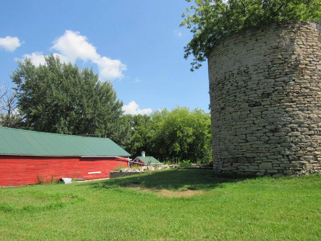 W1037 State Road 96, KAUKAUNA