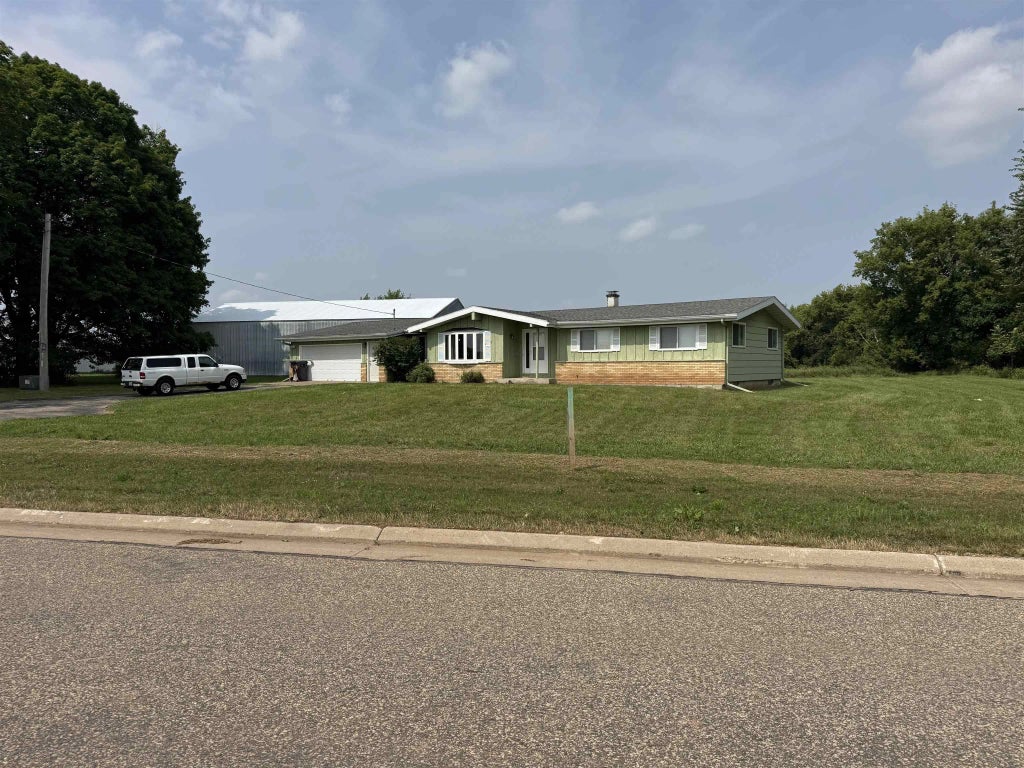 2333 Runway Drive, WAUPACA
