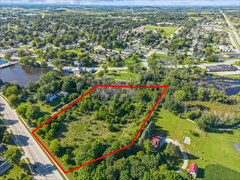 E Water Street 2, KIEL