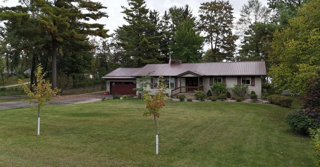 W5915 Lake Drive, SHAWANO