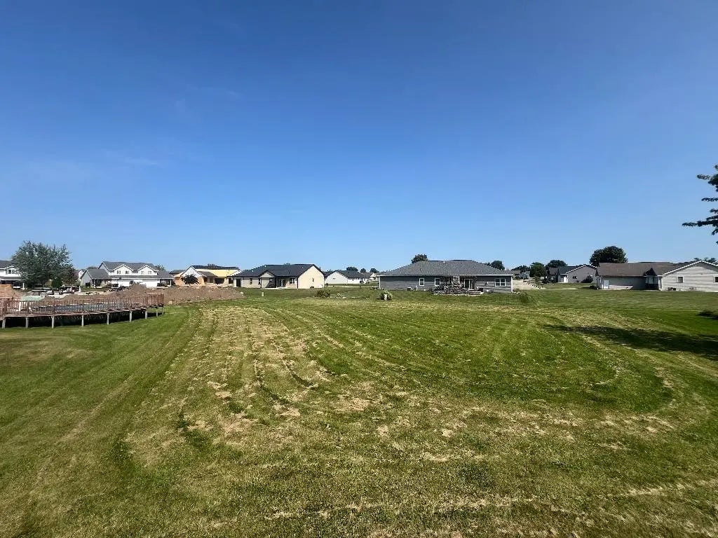 Maple Vista Court 11, SEYMOUR