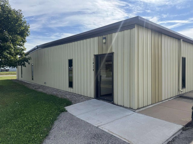 1434 Progress Lane, OMRO