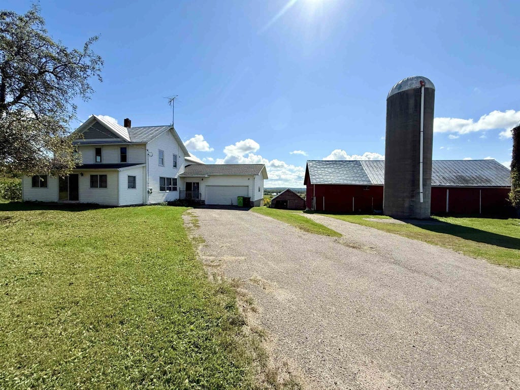 W13231 Mielke Road, MARION