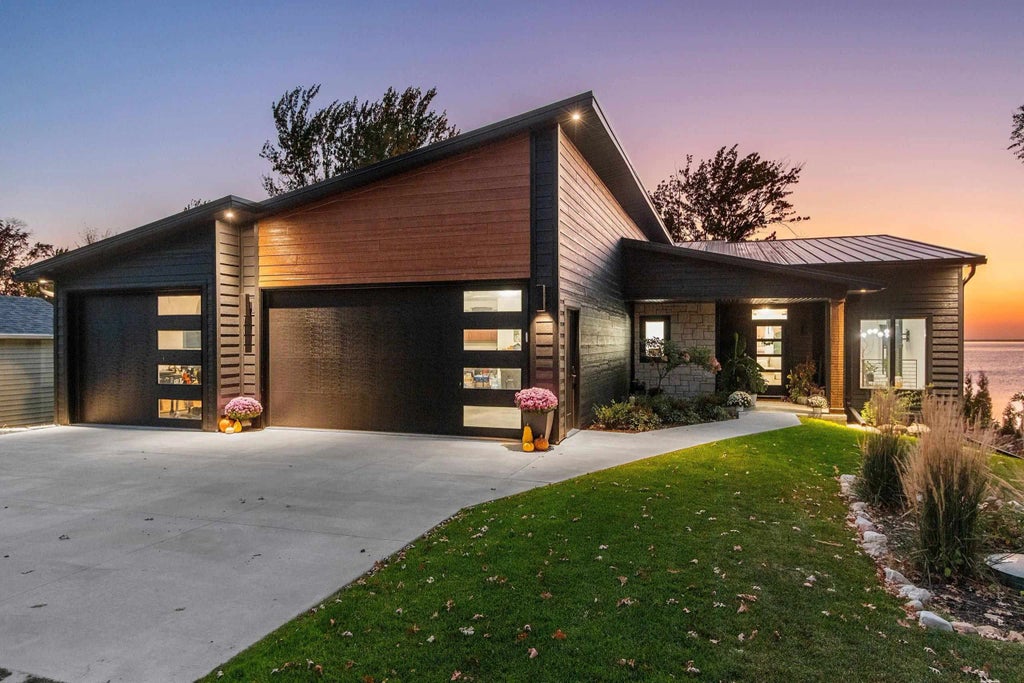 N6633 Harrison Road, HILBERT