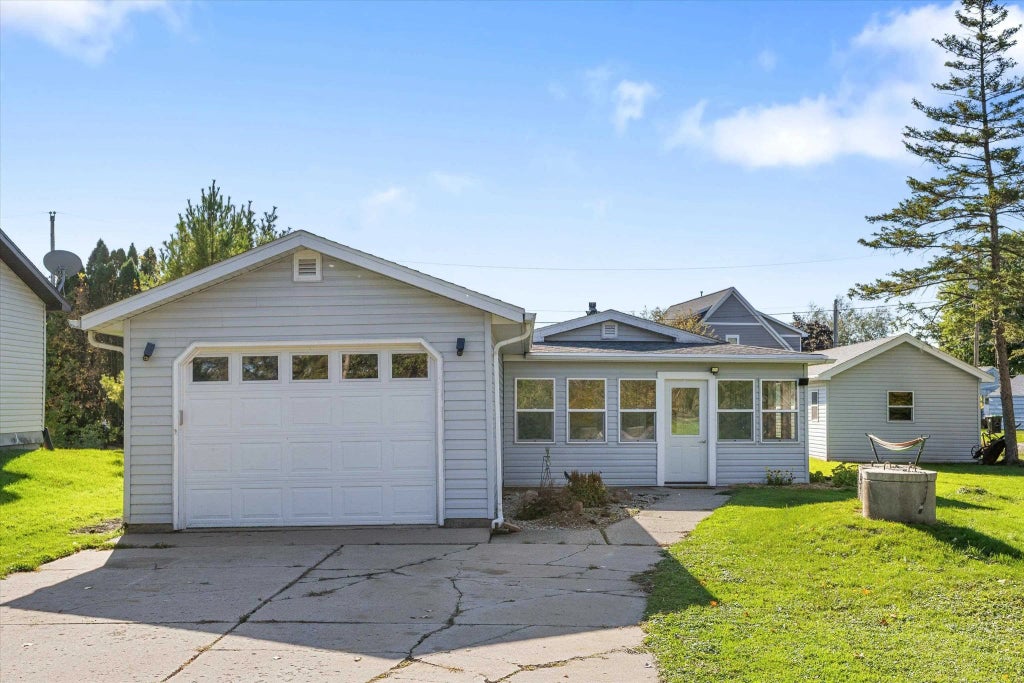 7609 Widgeon Lane, LARSEN