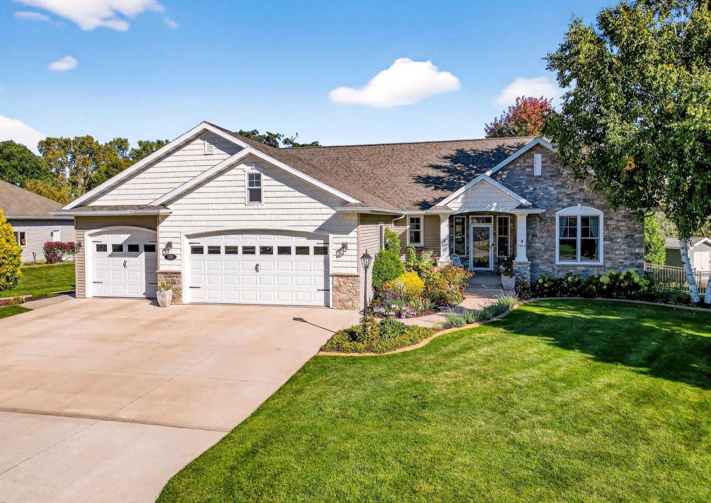 1516 Kingswood Drive, NEENAH