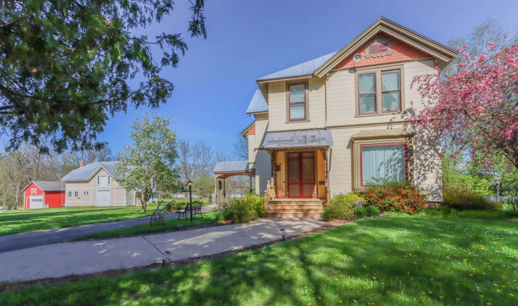 E3192 Apple Tree Lane, WAUPACA