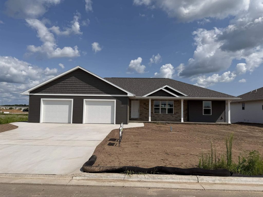 1927 Huffcutt Lane, WAUPACA