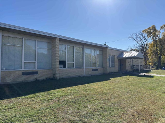 670 Main Avenue, DE PERE