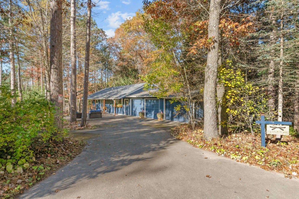 N1297 Rainbow Road, KESHENA