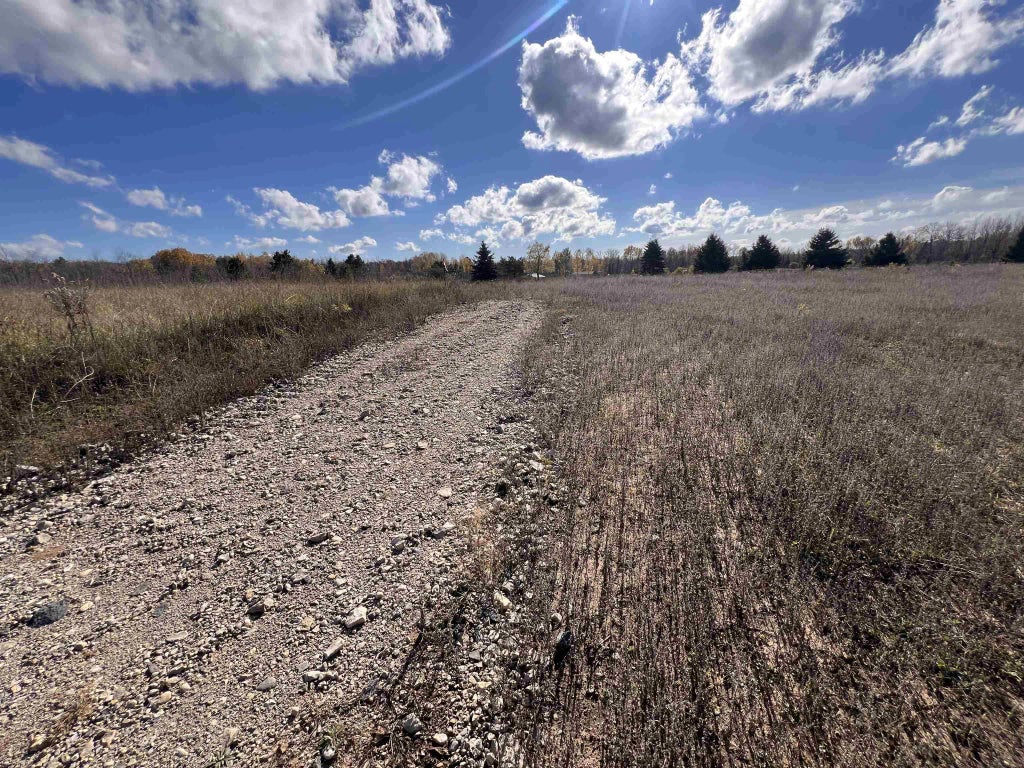 Just Road 6, WAUSAUKEE