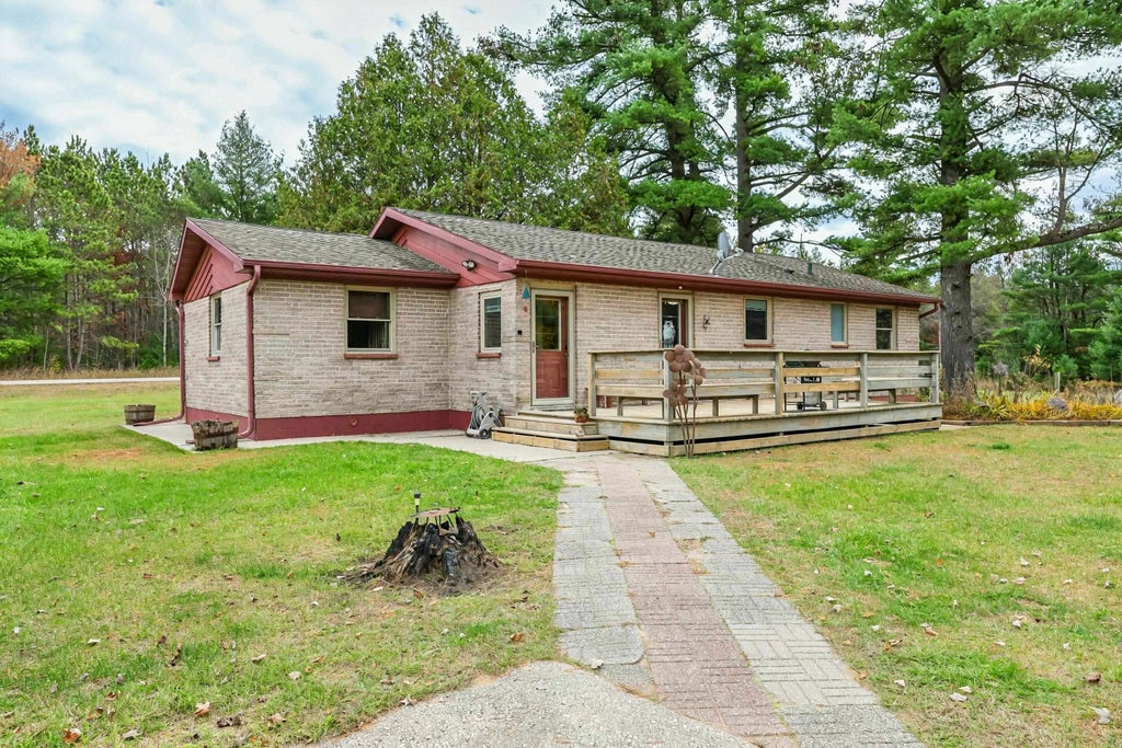 10325 Peshtigo Brook Road, SURING