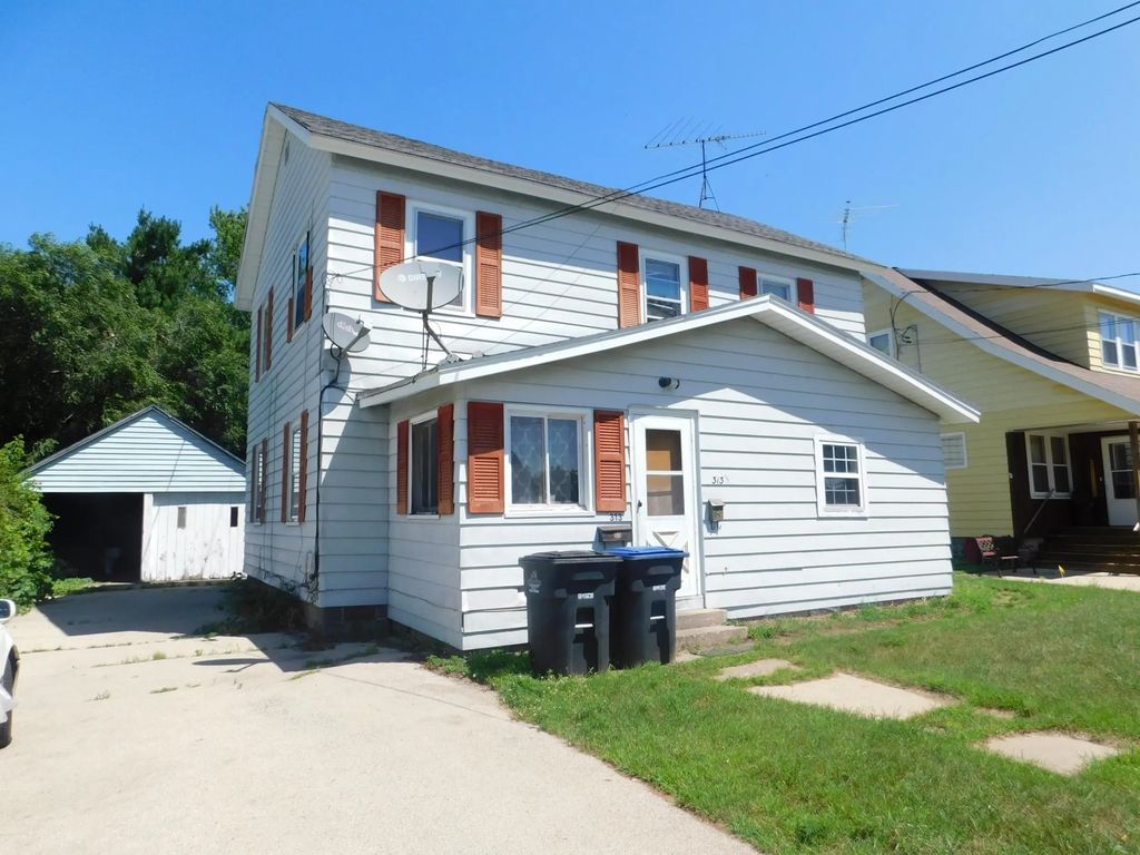 313 E Center Street, SHAWANO
