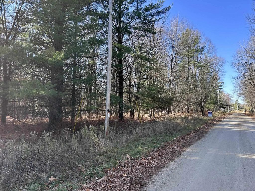 5.25 Lane, MENOMINEE