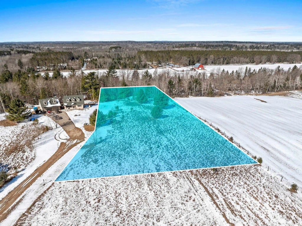 Sawmill Drive, WAUSAUKEE