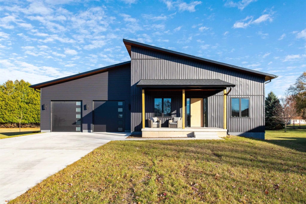 2120 Tori Lane, MARINETTE