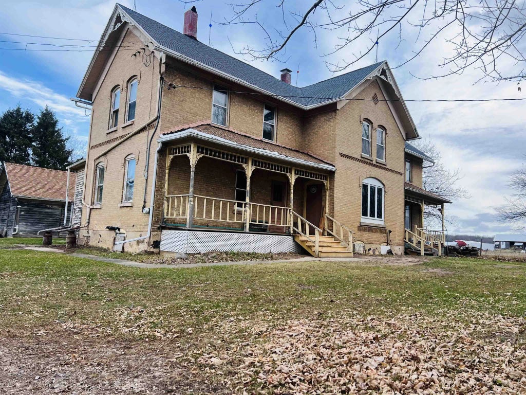 W3340 Cty Rd E, CECIL