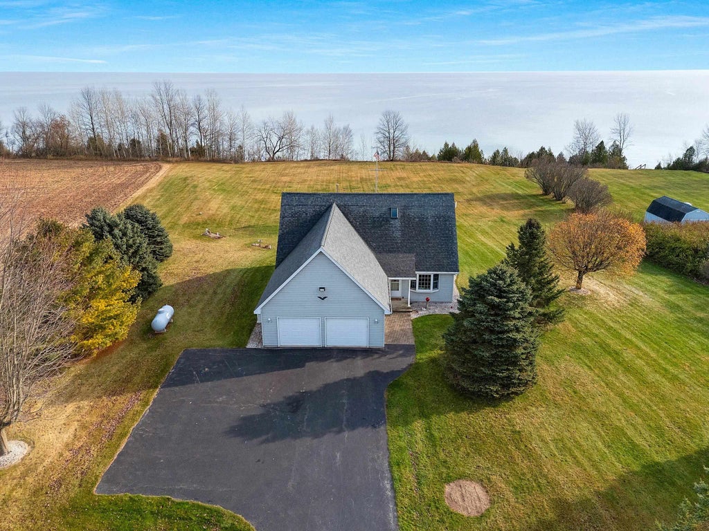 N1356 Lakeshore Road, KEWAUNEE