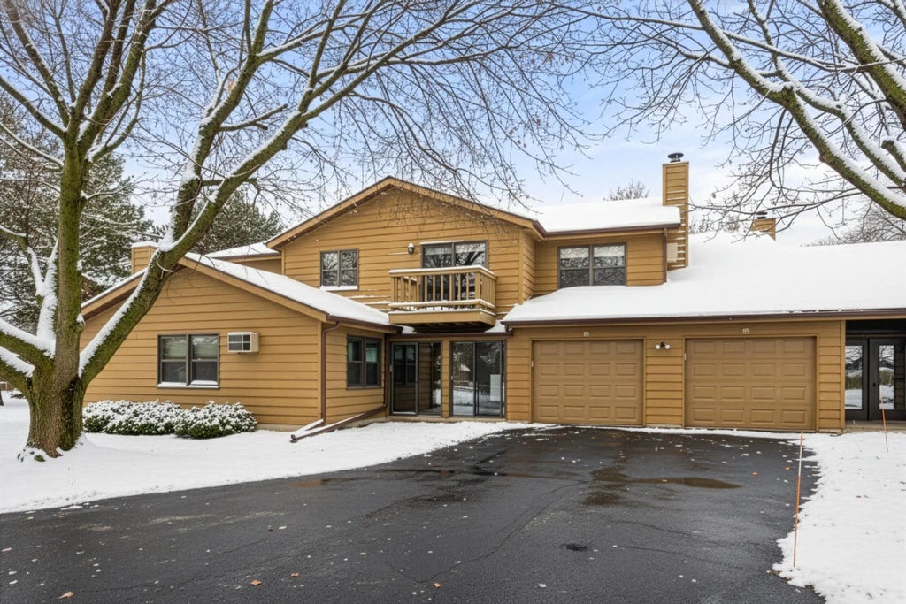 1160 Brittany Court 93, NEENAH