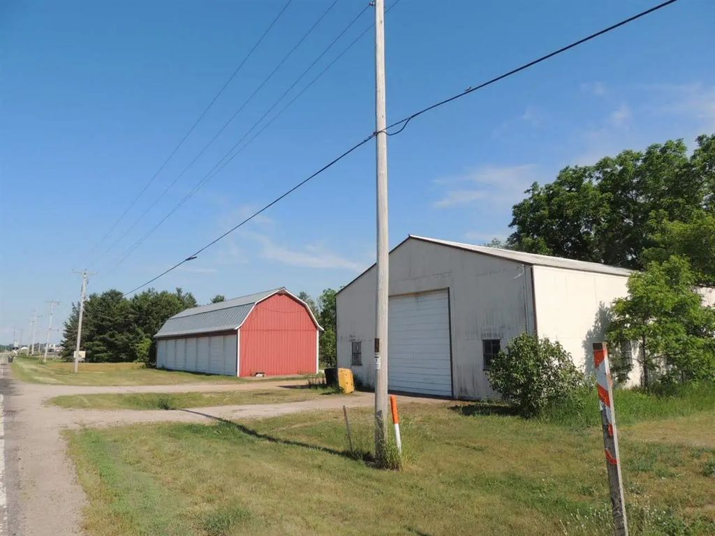 5599 County Road Aa, WEYAUWEGA