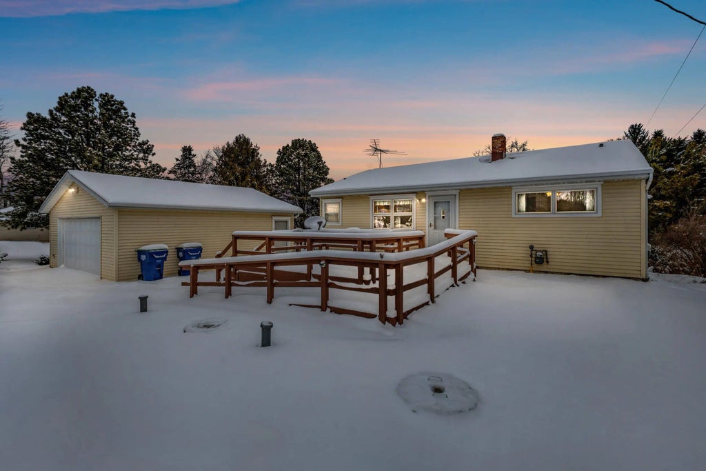 N6038 County Rd D, KEWAUNEE