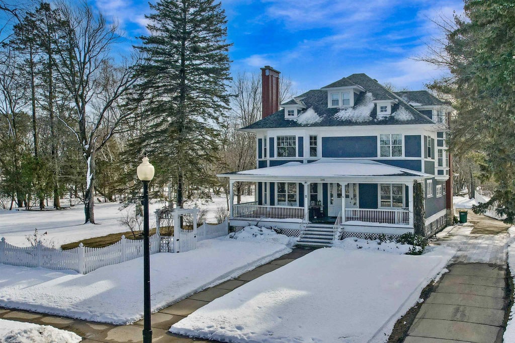 2115 Riverside Avenue, MARINETTE