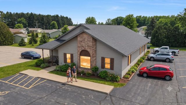 155 W Menasha Avenue, WHITELAW
