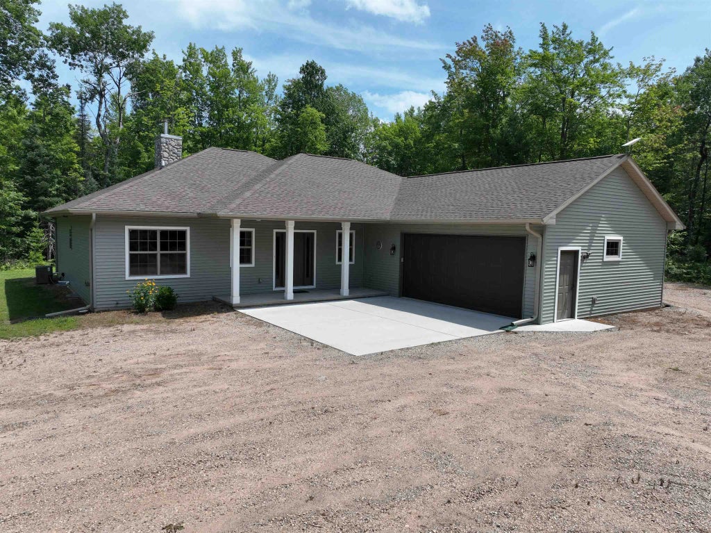 W7239 Kodiak Drive, PEMBINE