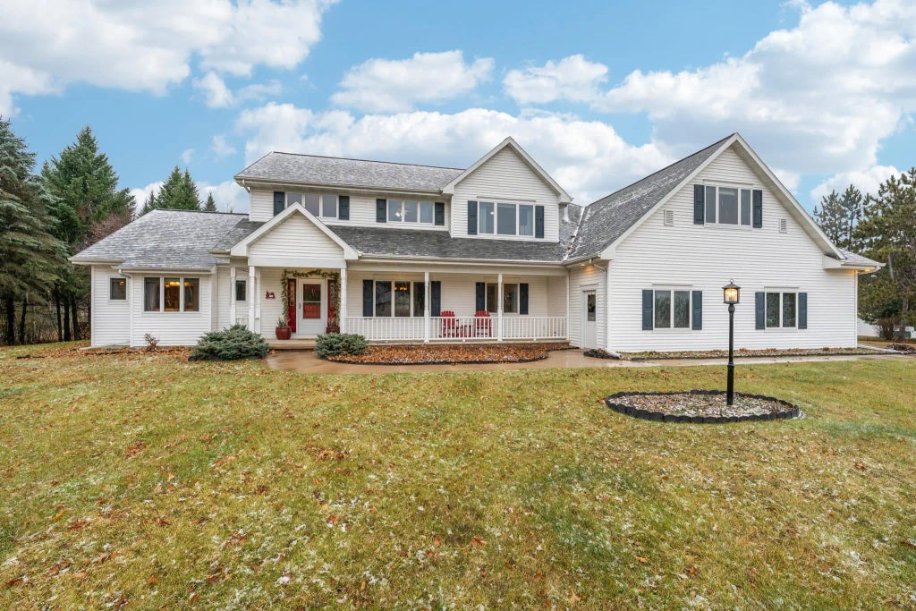 E5975 Sunset Court, WEYAUWEGA