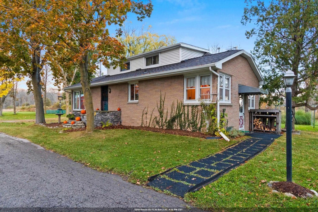 4132 Bayside Road, SUAMICO