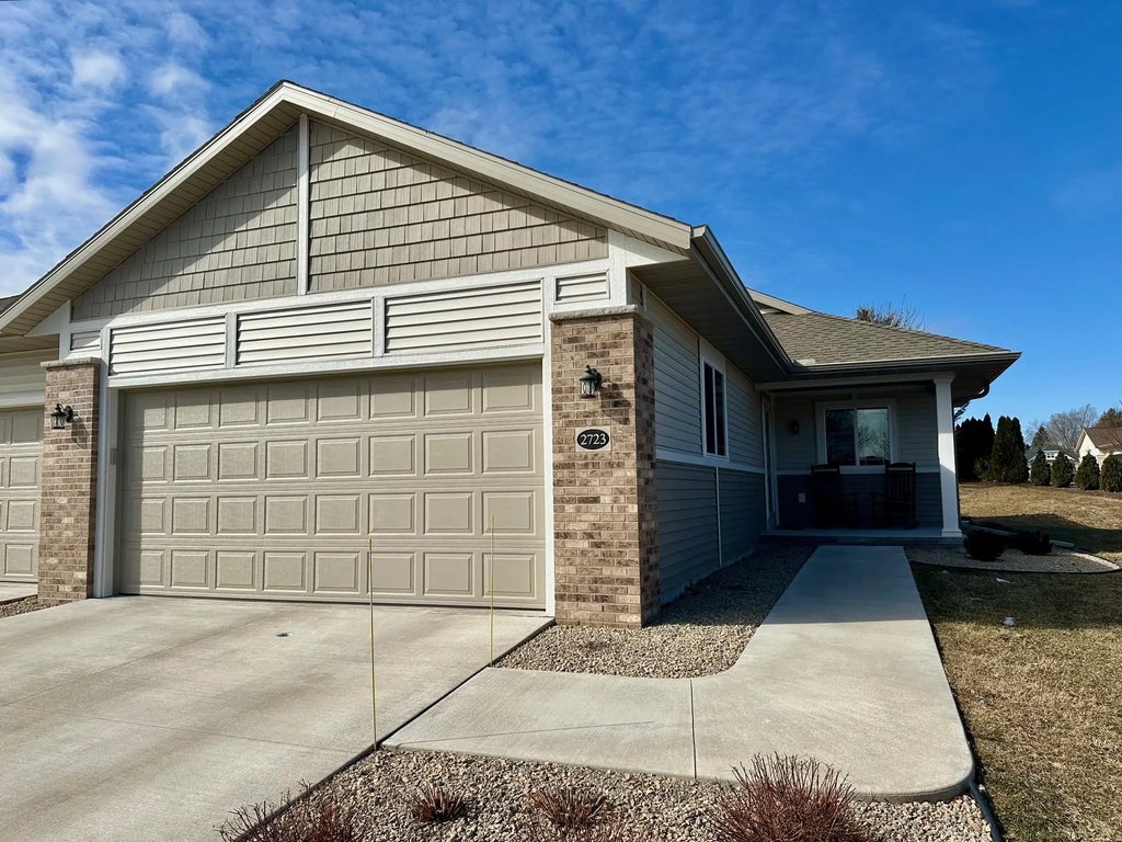 2723 River Lane, TWO RIVERS