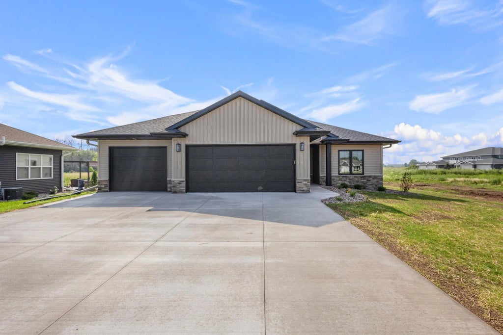 726 Tambour Court 7, DE PERE