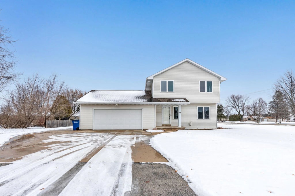 1968 Trenton Lane, SUAMICO