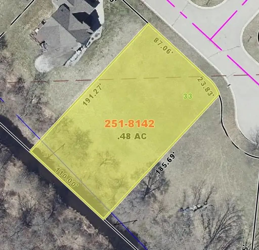Woodside Circle 33, MARINETTE