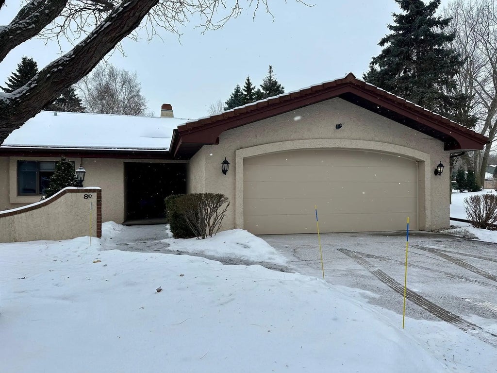 8 Fiesta Court E, APPLETON
