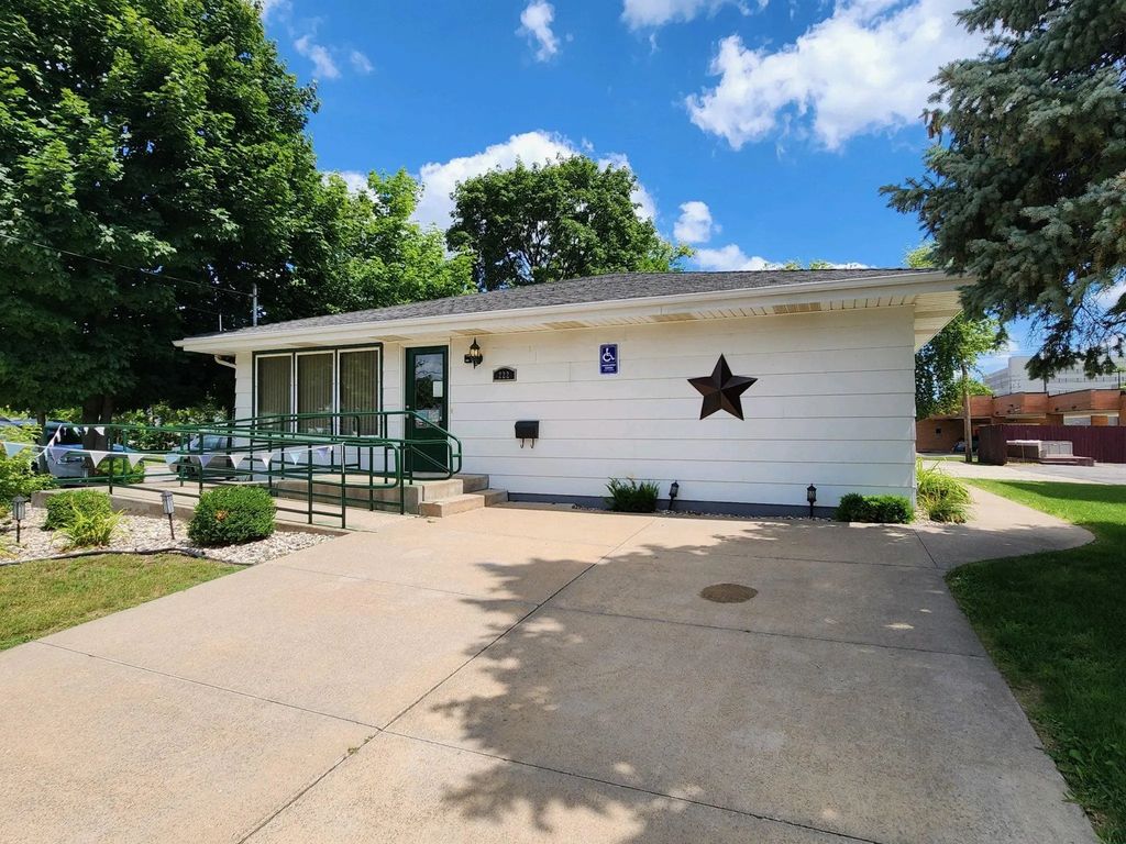 222 S State Street, APPLETON
