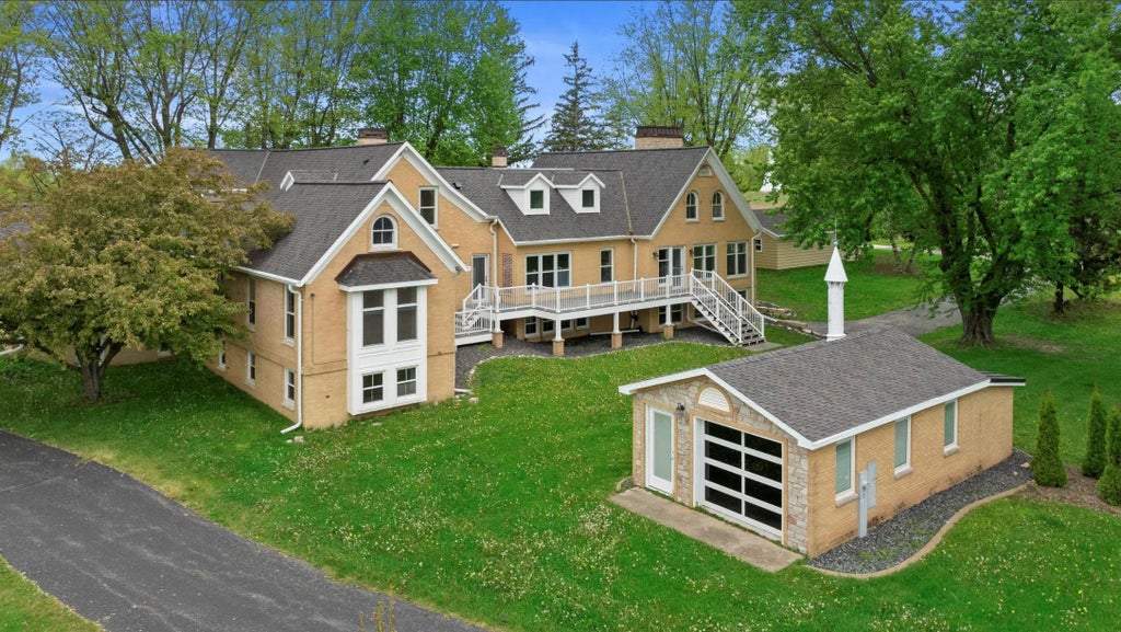 6600 N Ballard Road, APPLETON