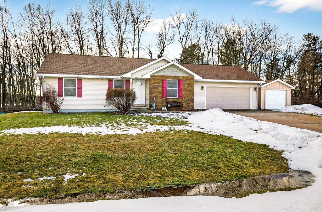 1025 Mill Pond Circle, WEYAUWEGA