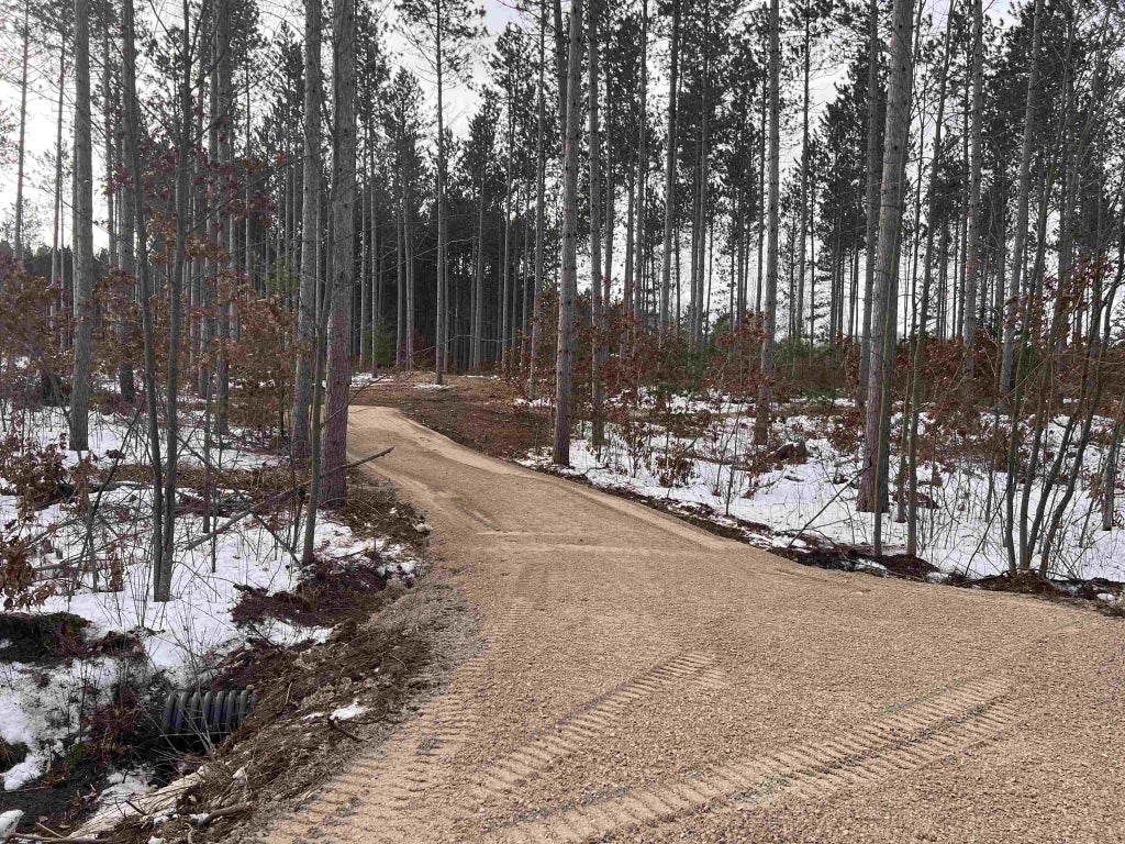 County X Road 4, CRIVITZ