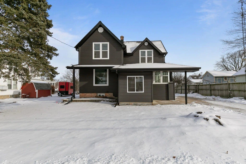 215 N Madison Street, WAUPUN