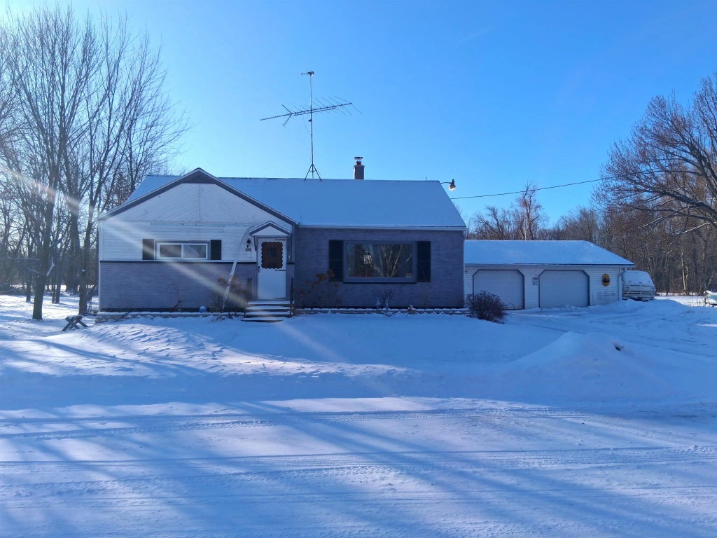 515 E Groninger Street, SURING