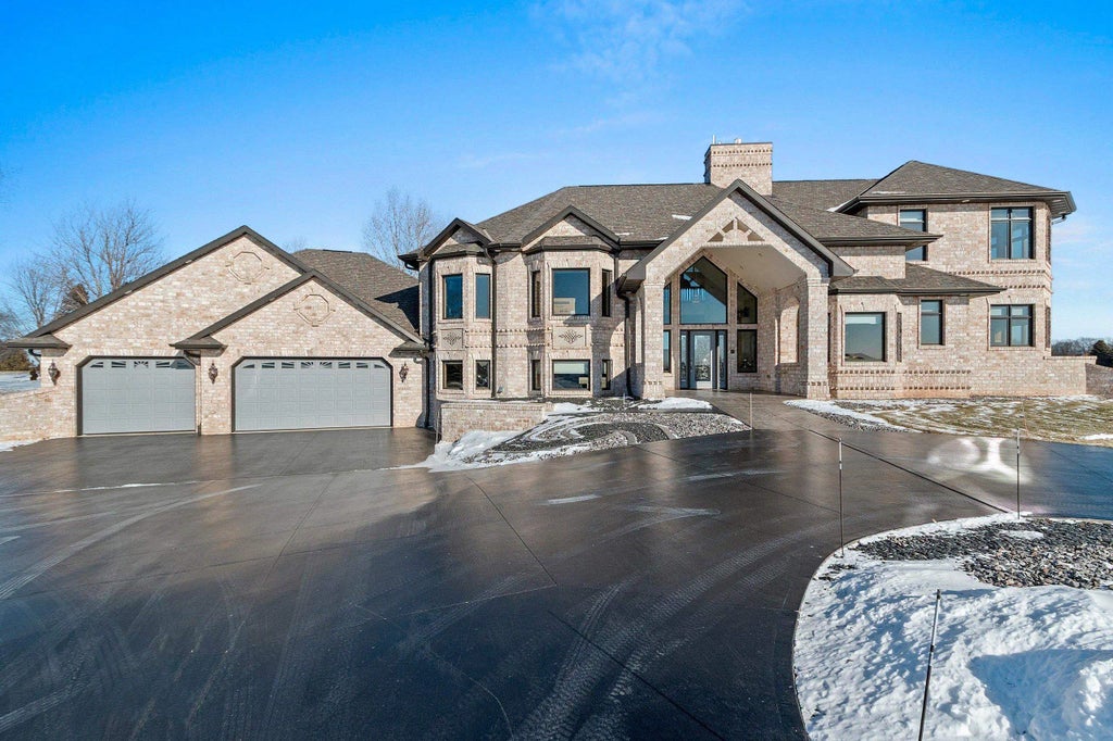 2315 Silveridge Drive, MANITOWOC