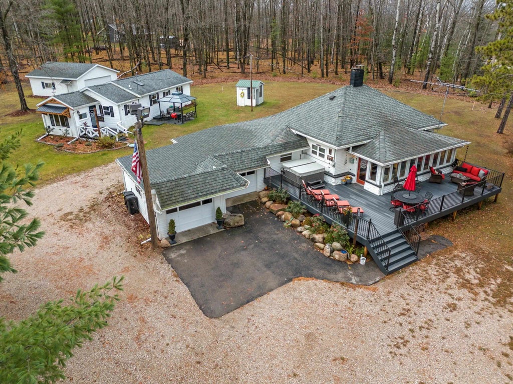 N7853 Noquebay Road, CRIVITZ