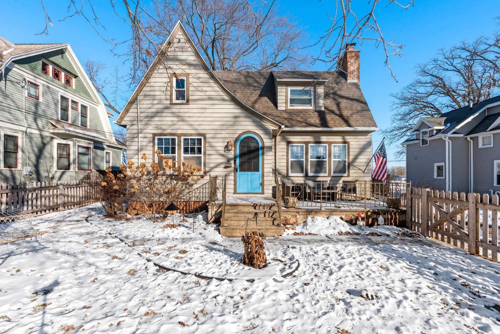 4496 Grandview Road, LARSEN