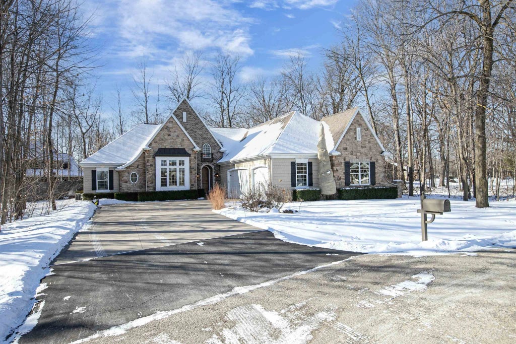 1388 Firefly Court, NEENAH