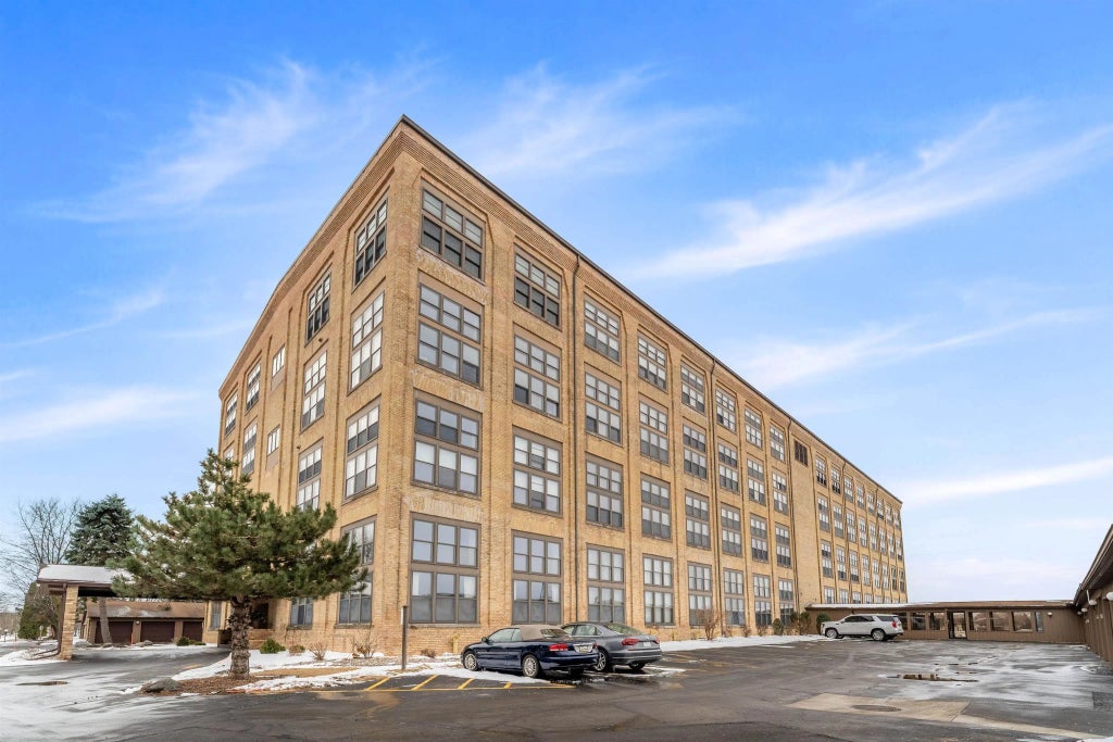 1545 Arboretum Drive 327, OSHKOSH